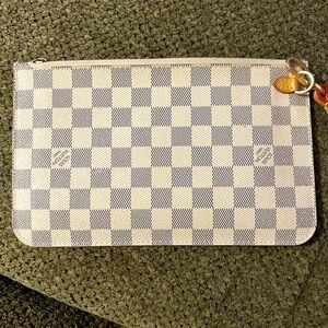 Neverfull pouch clutch wristlet